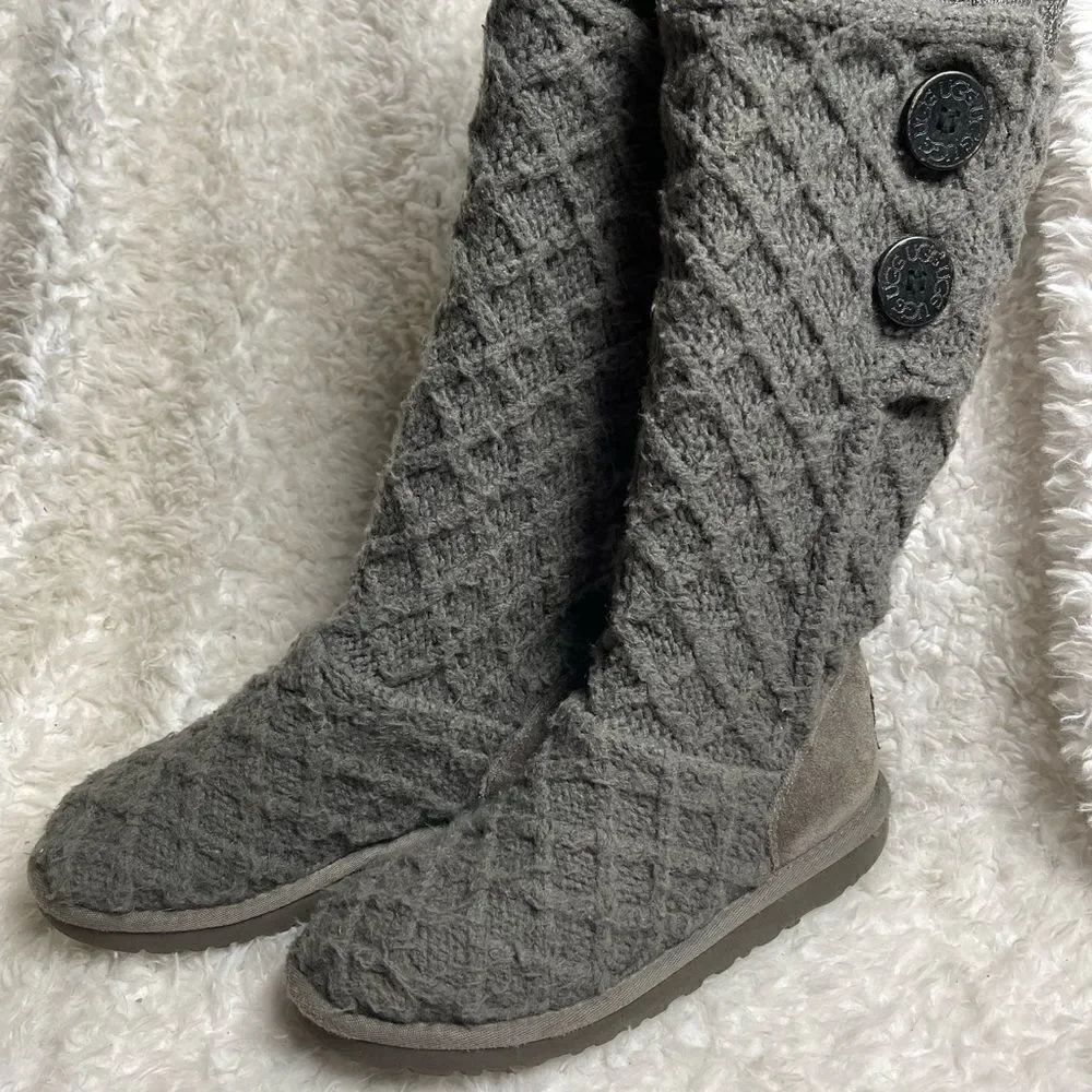 UGG AUSTRALIA Lattice Cardy GenuineโSheepskin Knit Tall Gray Boots big girlโSZ4